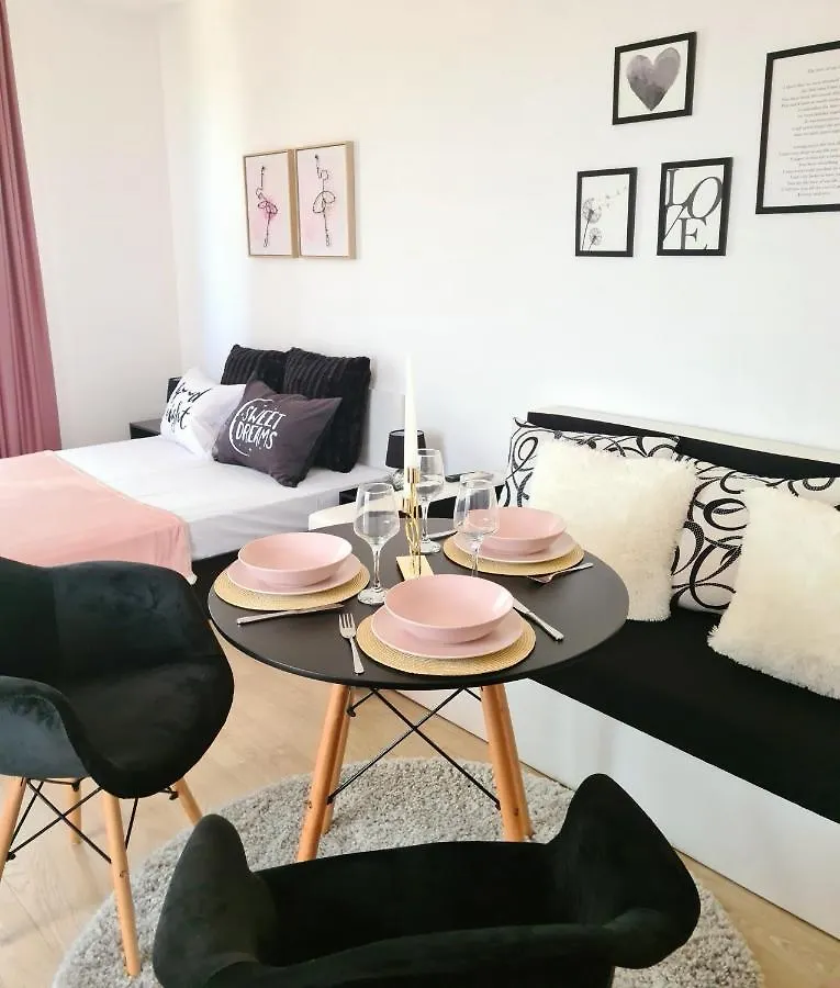 Rose Studio Apartment Burgas
