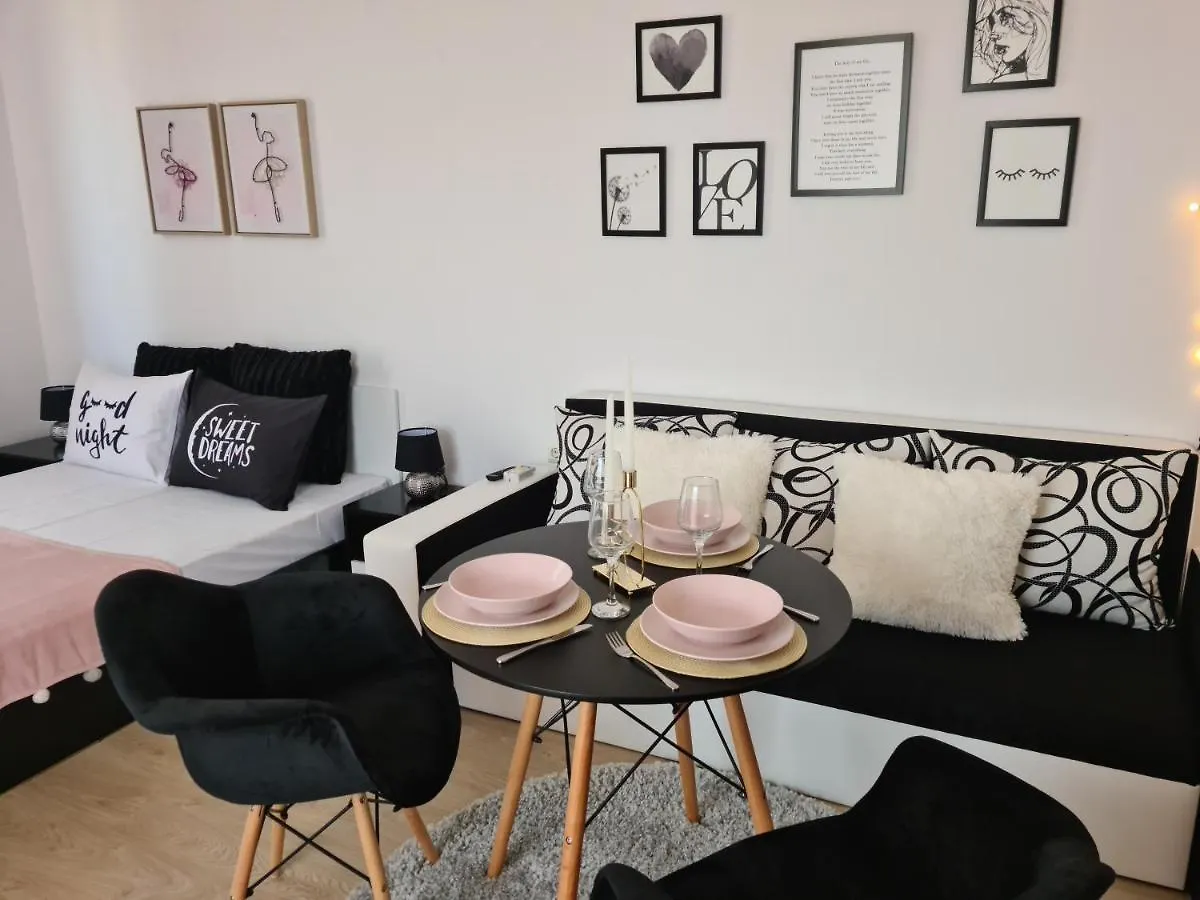 Rose Studio Apartment Burgas